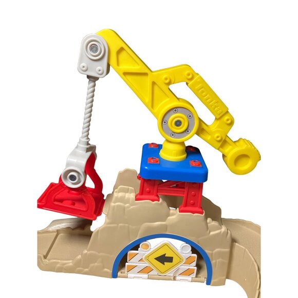 Chuck & Friends Fold "N Go Construction Playset with 3 Vehicles Tonka/ Hasbro - Picture 3 of 12